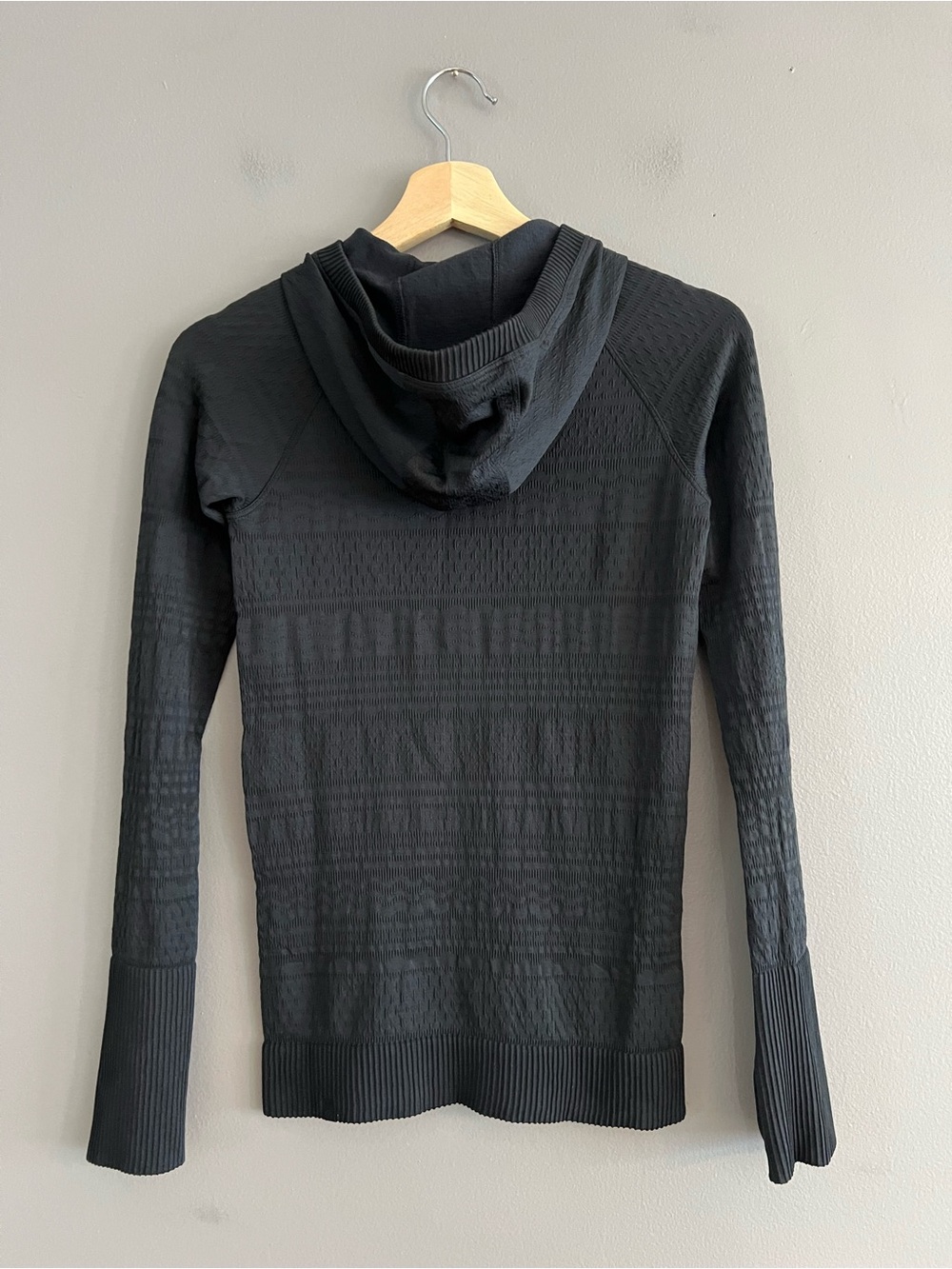 Lululemon Rest Less Hoodie Seamless Black Women's Long-Sleeved Shirt Est. 4 - Picture 2 of 11